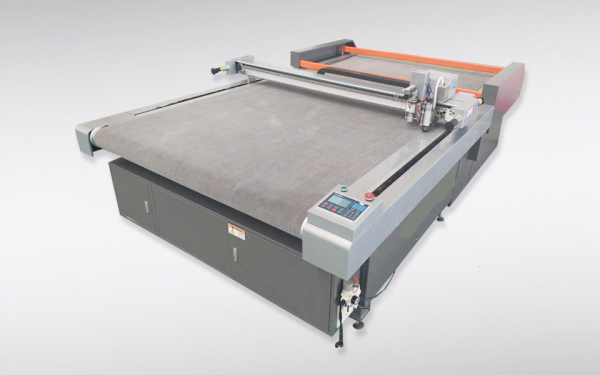 汽車內(nèi)飾振動刀切割機(jī) 汽車內(nèi)飾振動刀切割機(jī)