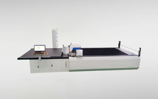 汽車內(nèi)飾振動刀切割機(jī) 汽車內(nèi)飾振動刀切割機(jī)